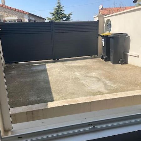 Charmant Appartement Avec Parking Privee Buxerolles Экстерьер фото