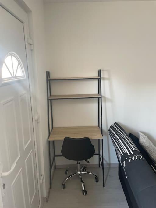Charmant Appartement Avec Parking Privee Buxerolles Экстерьер фото