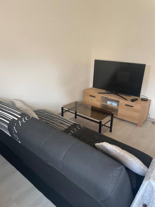 Charmant Appartement Avec Parking Privee Buxerolles Экстерьер фото